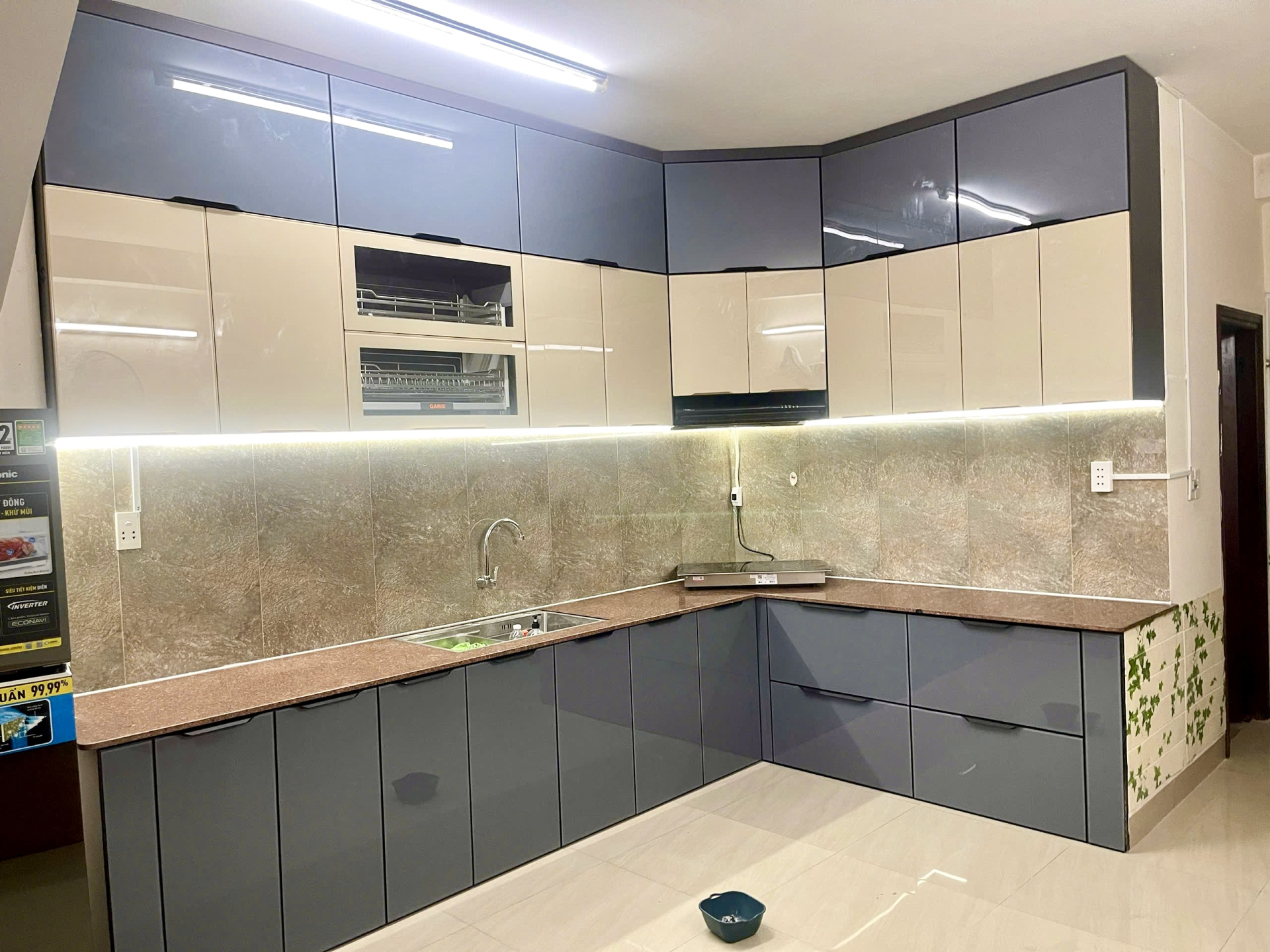 Tủ bếp gia cố ( đã xây cồi đổ đanh bê tông )